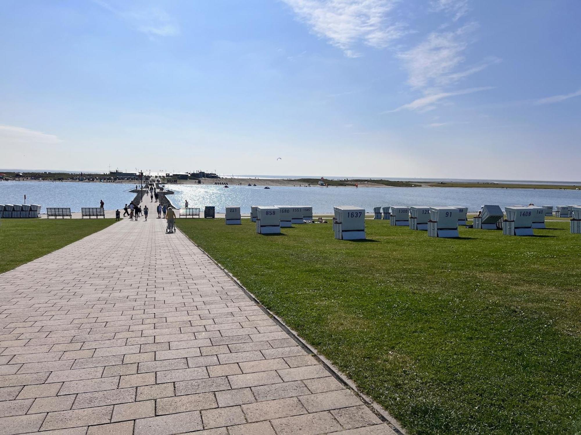 Neu - Frisch Renoviertes Ferienapartment "Waterkant" Büsum Exteriör bild